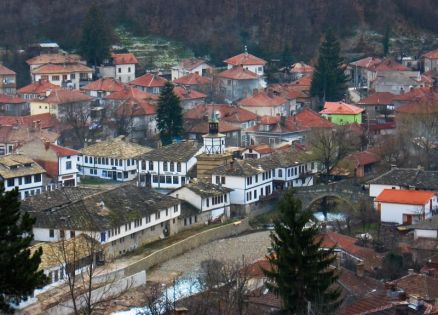 Трявна, Дряновски манастир,Пещерата Бачо Киро